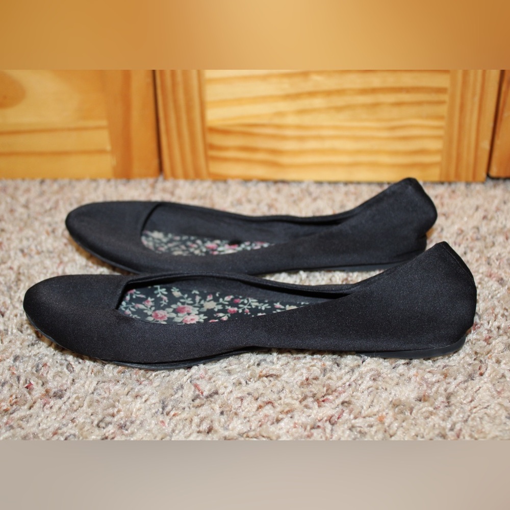 Black flats